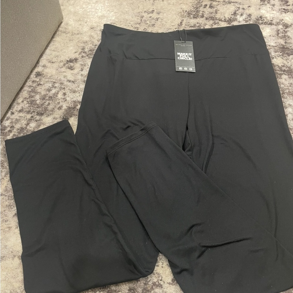 NEW Jolie & Joy Black leggings. never worn